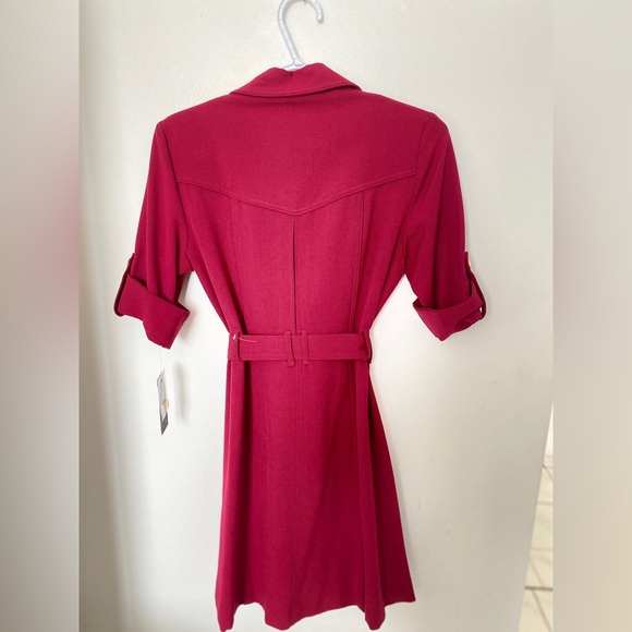 Red long coat with belt. - Picture 3 of 6